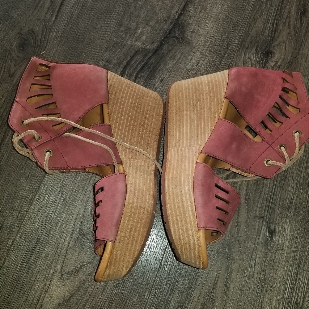 Caterpillar wedges - Picture 2 of 6